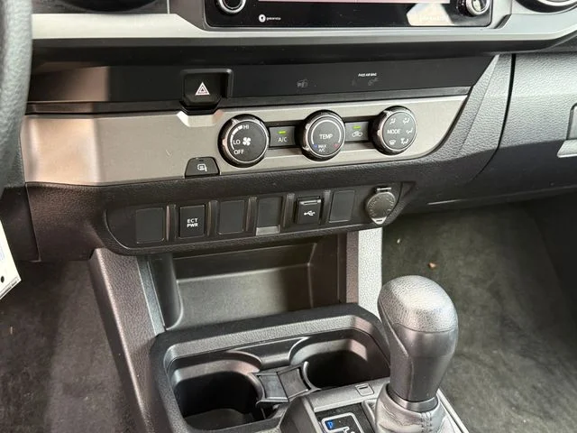 2022 Toyota Tacoma - Image 17