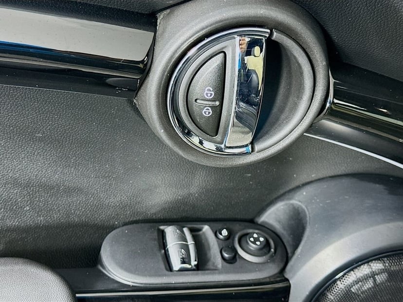 2023 MINI Cooper S - Image 18