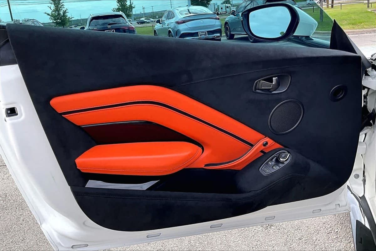 2020 Aston Martin Vantage - Image 20