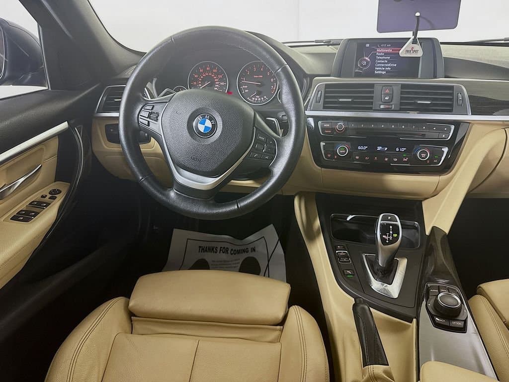 2017 BMW 3 - Image 28
