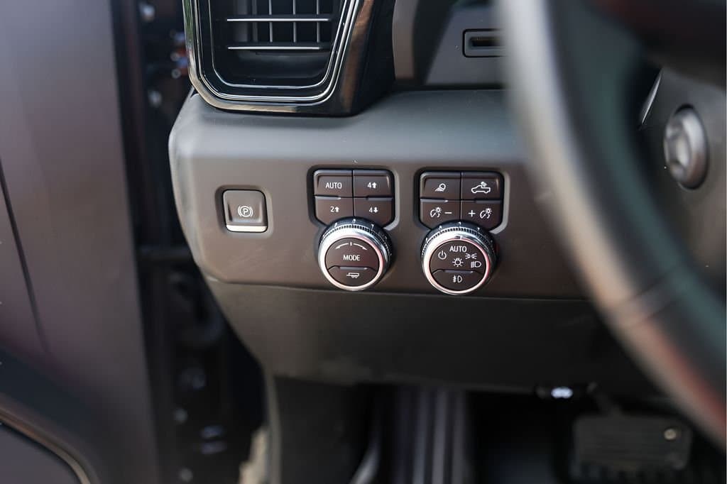 2023 GMC Sierra 1500 - Image 18