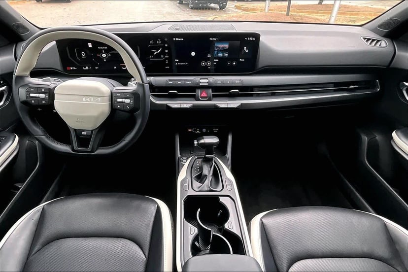 2025 Kia K4 - Image 16