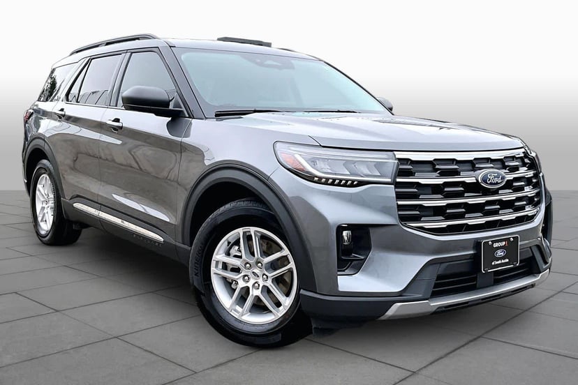 2025 Ford Explorer - Image 1