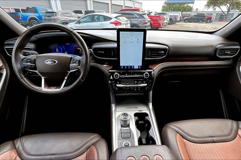 2021 Ford Explorer - Image 16