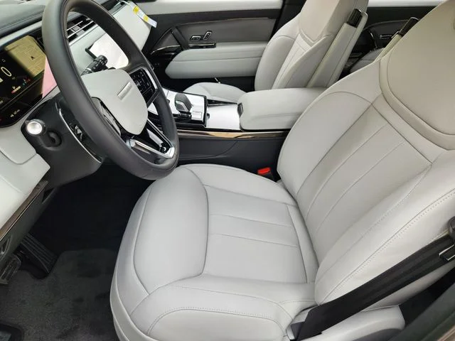 2026 Land Rover Range Rover Sport - Image 7
