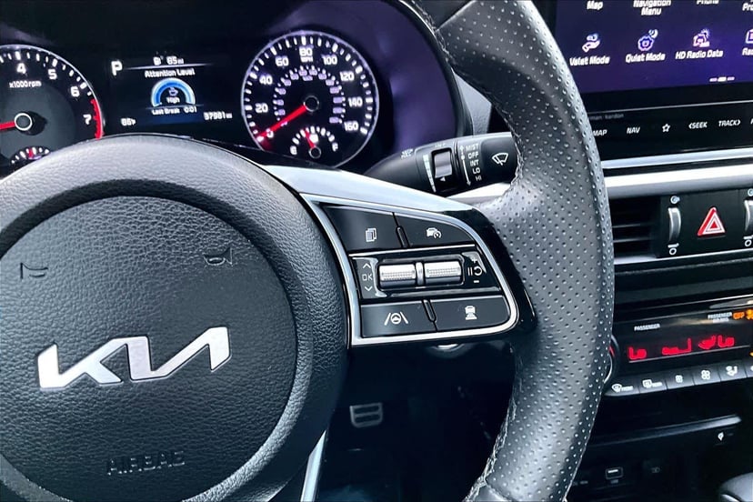 2023 Kia Forte - Image 25