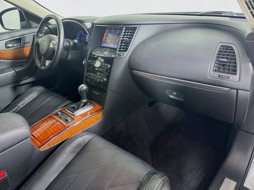 2016 INFINITI QX70 - Image 39