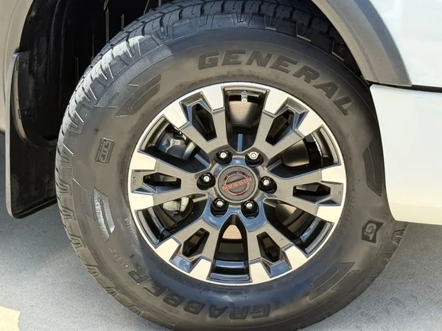 2023 Nissan Titan - Image 2