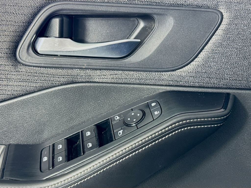 2023 NISSAN Rogue - Image 23