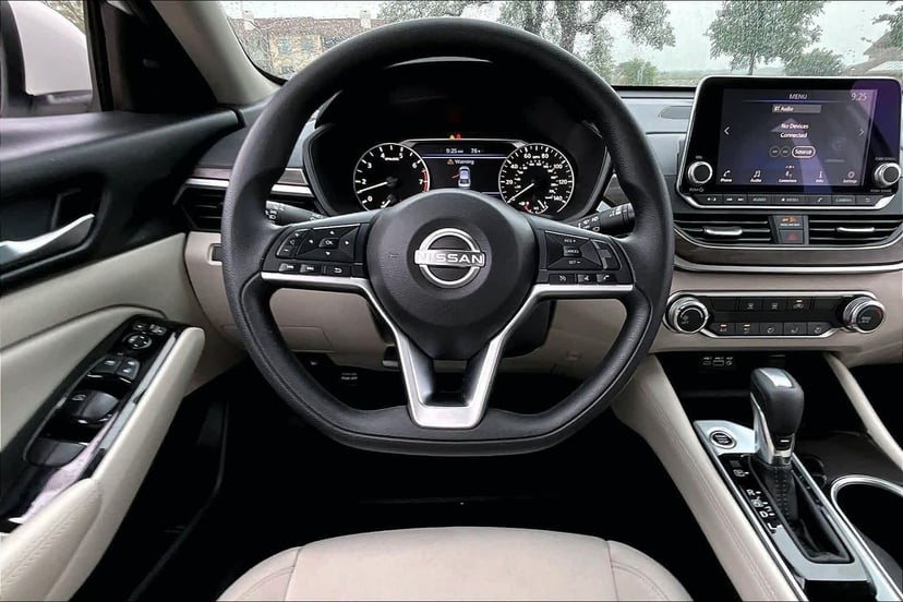 2023 Nissan Altima - Image 6