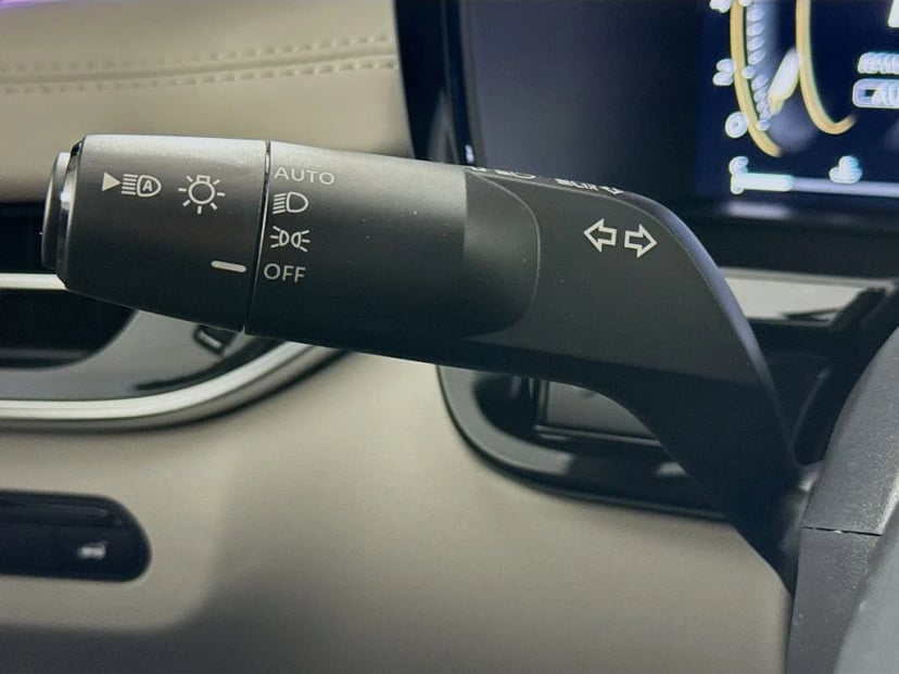 2027 INFINITI QX65 - Image 12