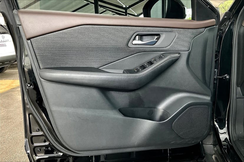 2023 Nissan Rogue - Image 21