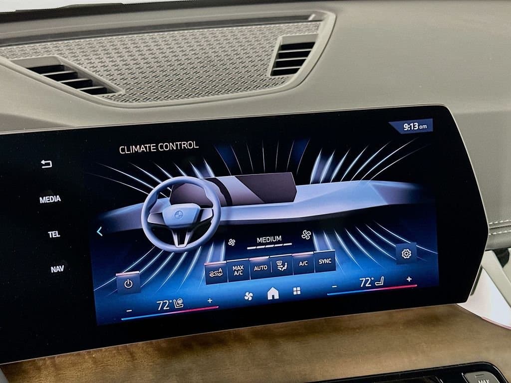 2025 BMW X1 - Image 14