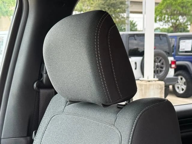 2025 Ram 1500 - Image 14