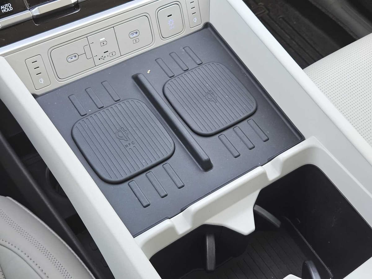 2025 Hyundai Santa Fe Hybrid - Image 18