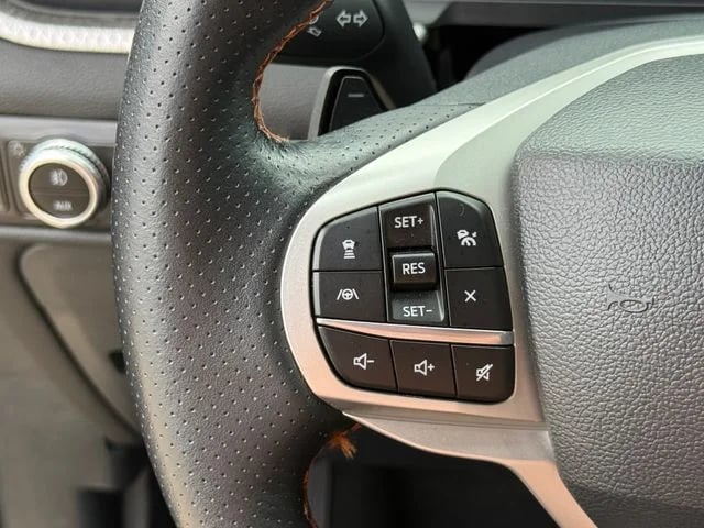 2023 Ford Explorer - Image 14