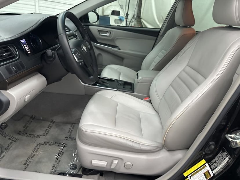 2015 Toyota Camry - Image 18