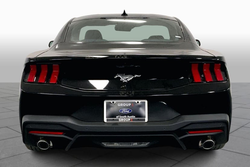 2026 Ford Mustang - Image 4