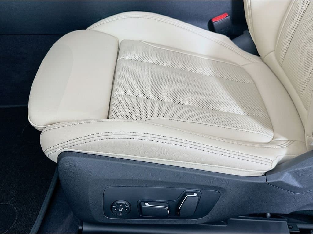 2026 BMW 4 Series - Image 21