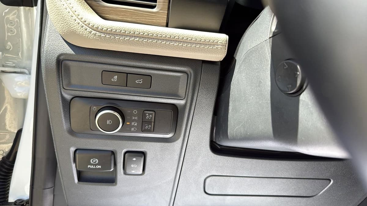 2023 Ford Expedition - Image 18