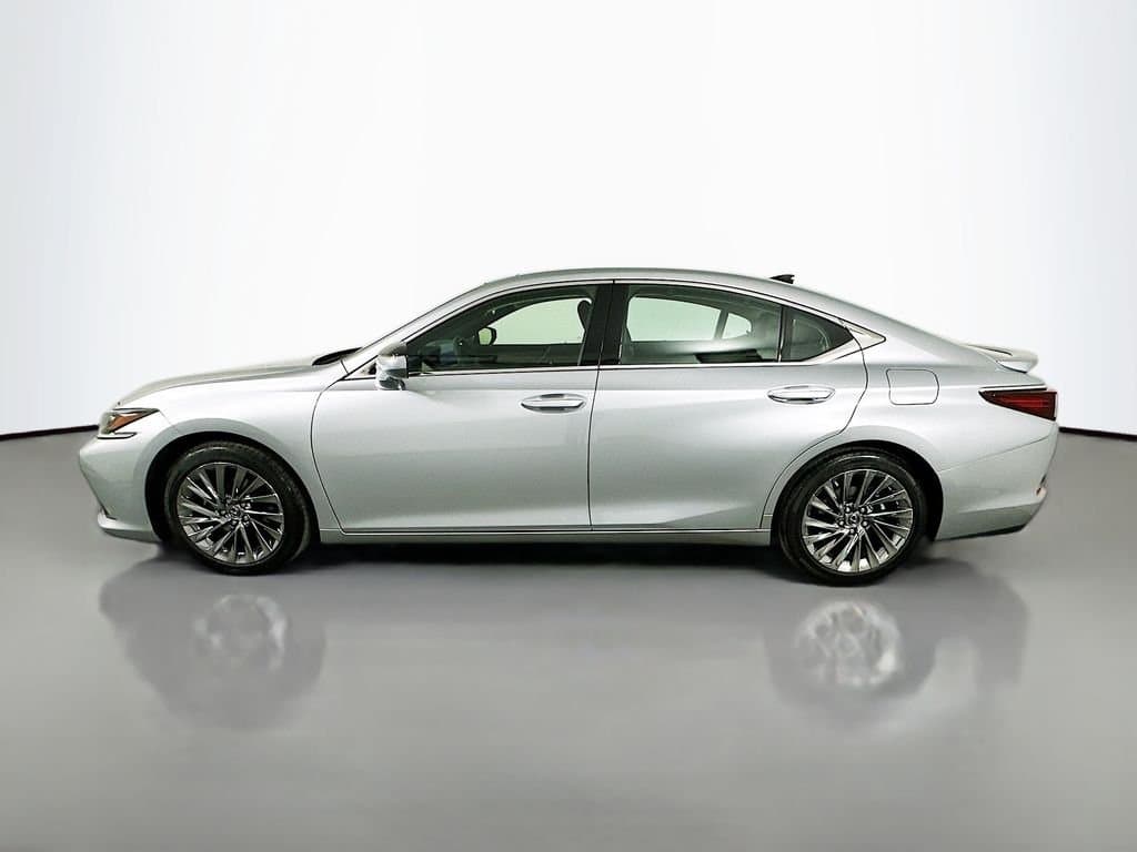 2024 Lexus ES - Image 8