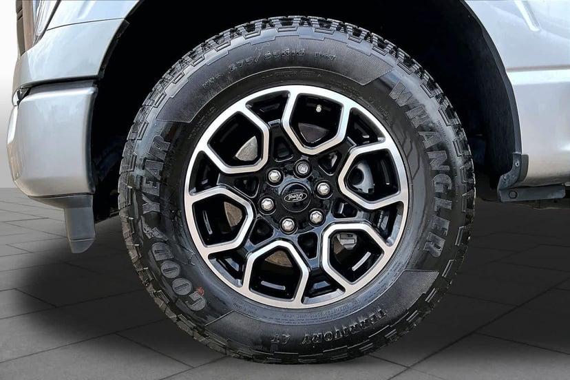 2023 Ford F-150 - Image 11