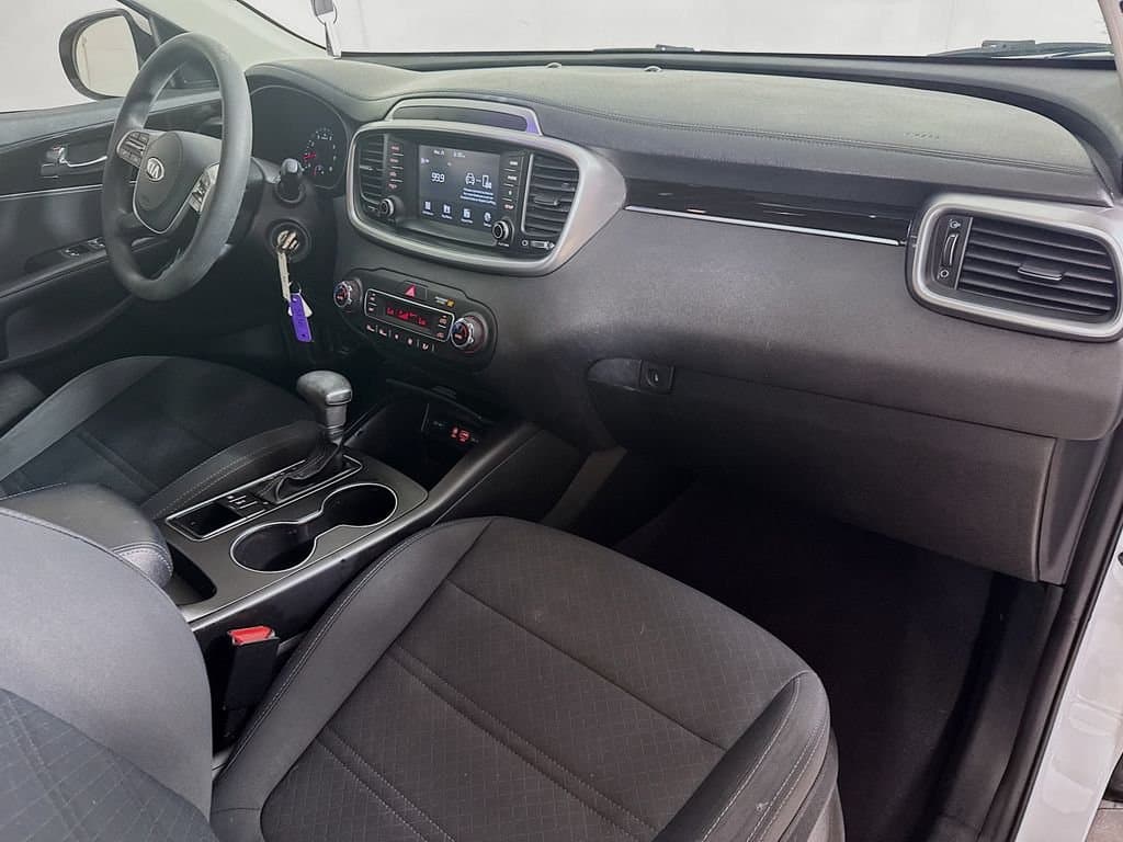 2019 KIA Sorento - Image 35