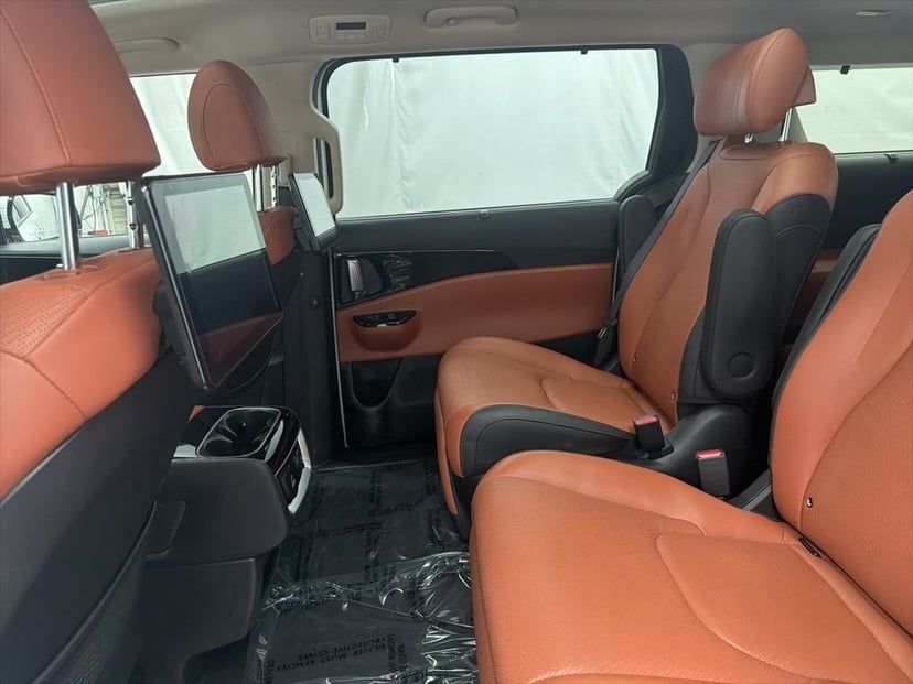 2023 Kia Carnival - Image 21