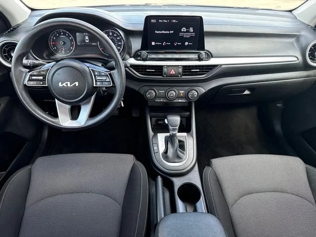 2023 Kia Forte - Image 19