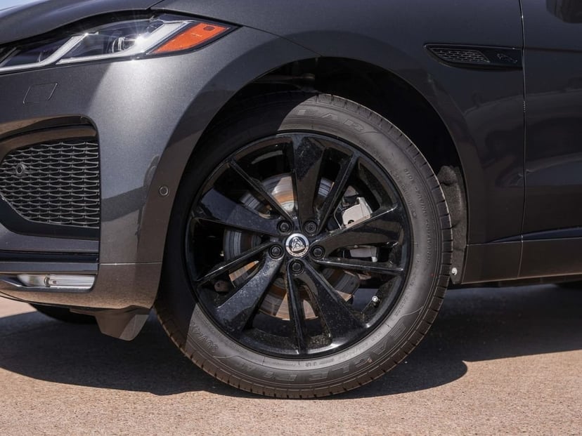 2026 Jaguar F-PACE - Image 3