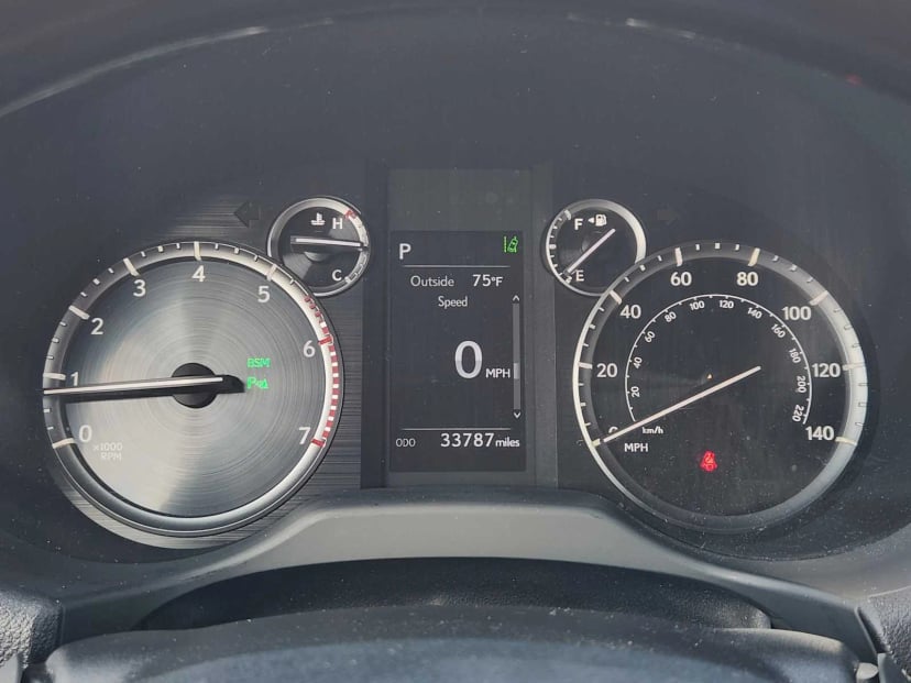 2023 Lexus GX 460 - Image 11