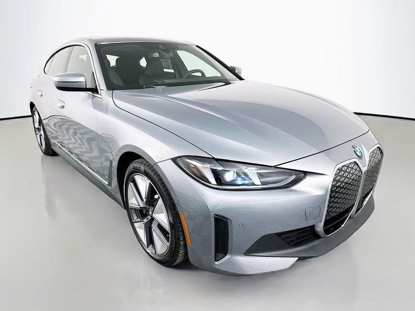 2026 BMW i4 - Image 3