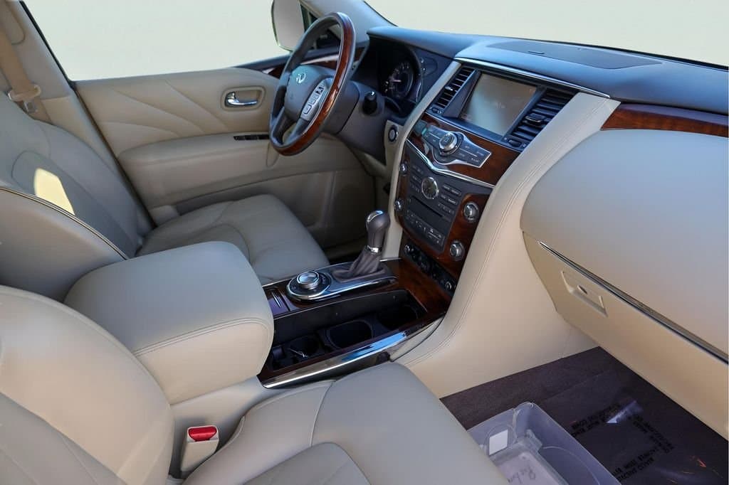 2017 INFINITI QX80 - Image 33