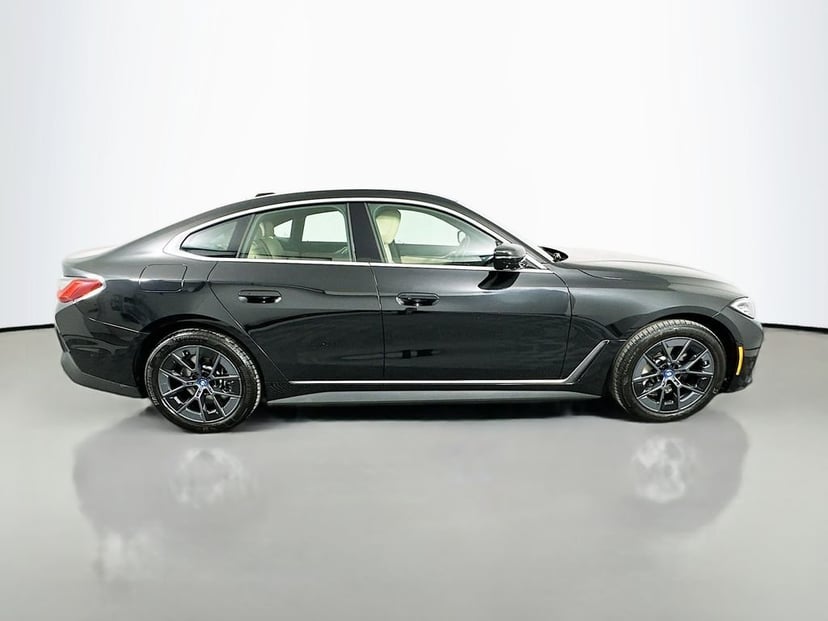 2023 BMW i4 - Image 3
