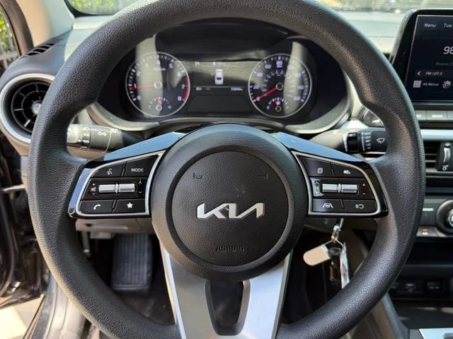 2023 Kia Forte - Image 15