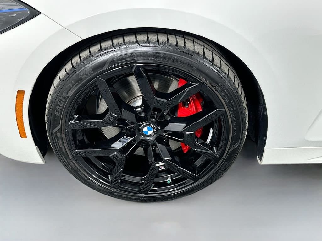 2025 BMW 4 Series - Image 31