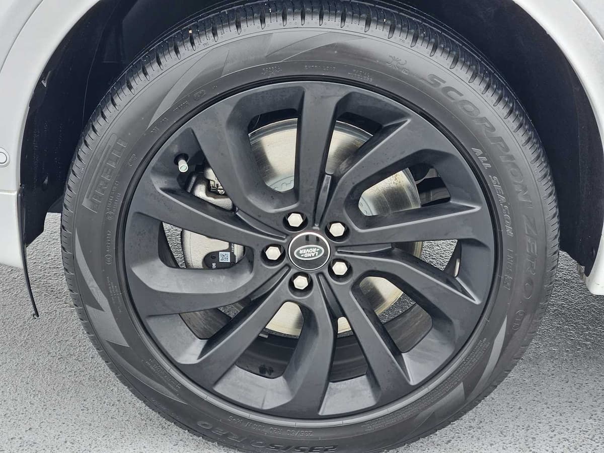 2025 Land Rover Discovery Sport - Image 10