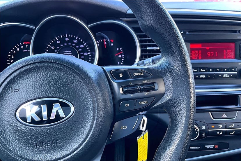 2015 Kia Optima - Image 24