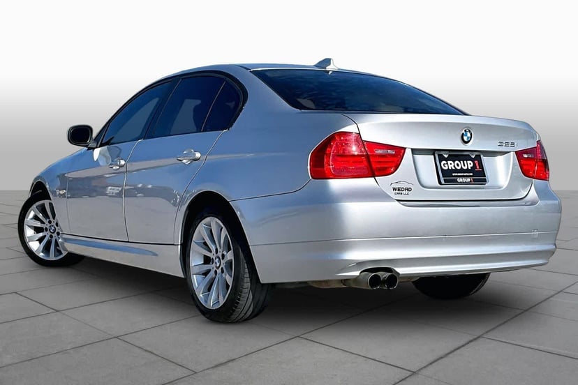 2011 BMW 328i - Image 11