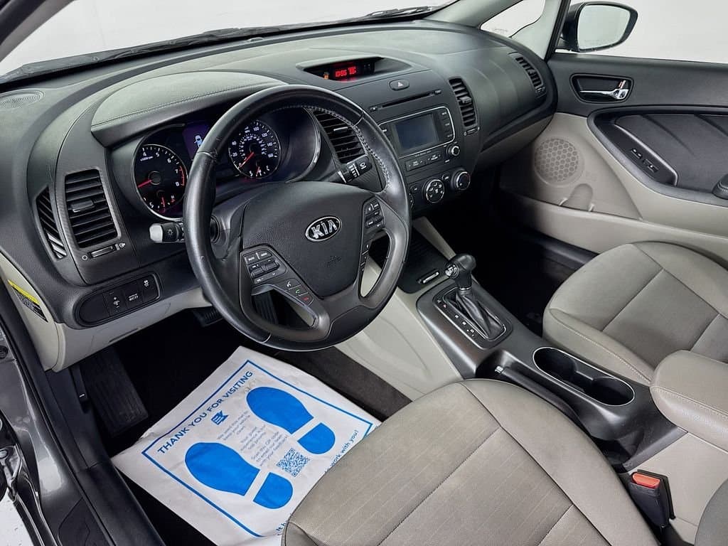 2016 KIA Forte - Image 11