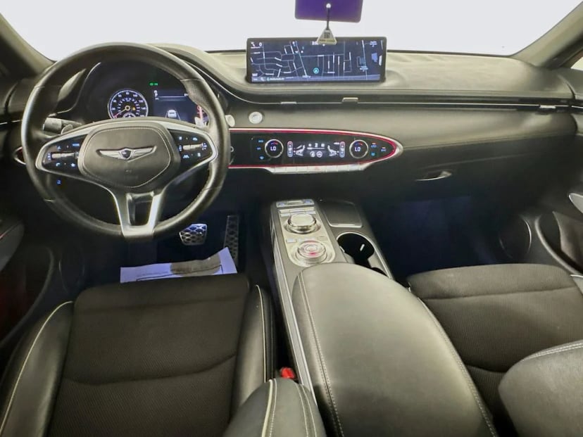 2022 Genesis GV70 - Image 26