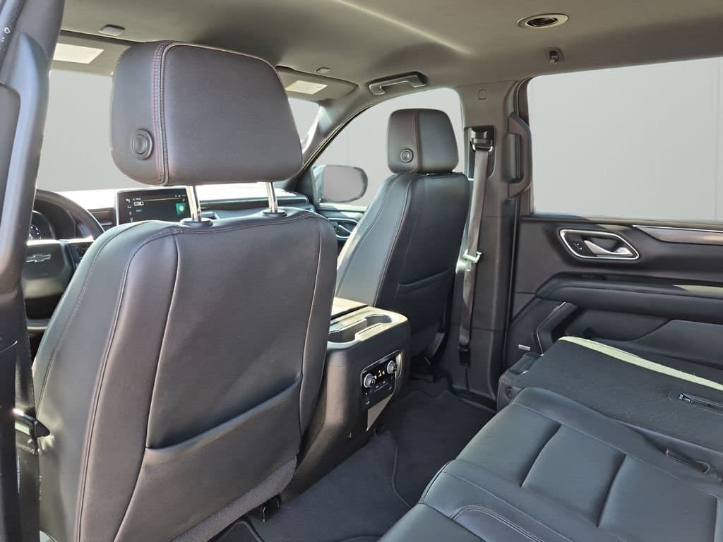 2022 Chevrolet Suburban - Image 18