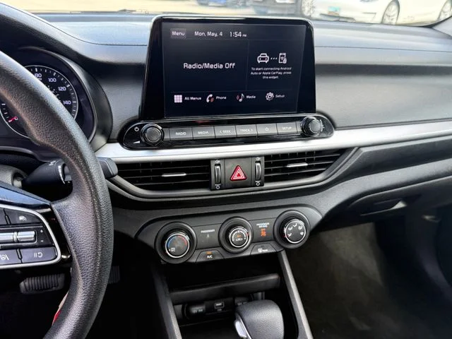 2023 Kia Forte - Image 18