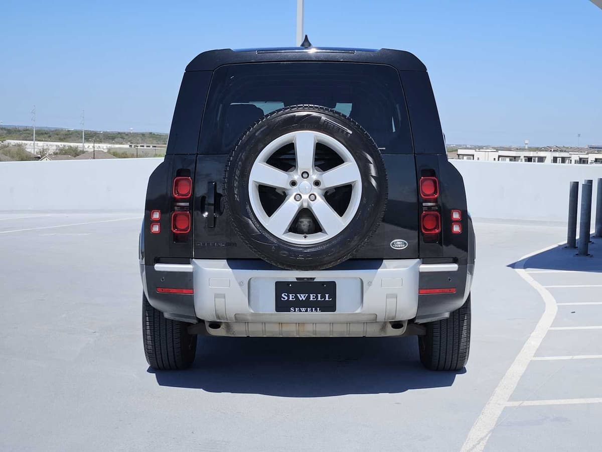 2023 Land Rover Defender - Image 6