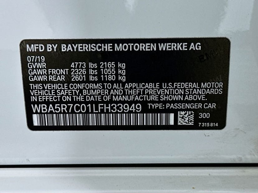2020 BMW 3 Series - Image 32