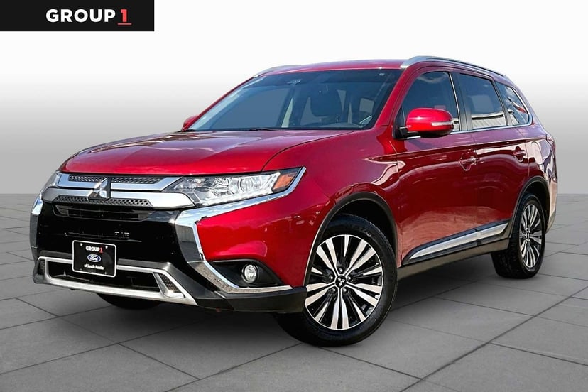 2020 Mitsubishi Outlander - Image 1
