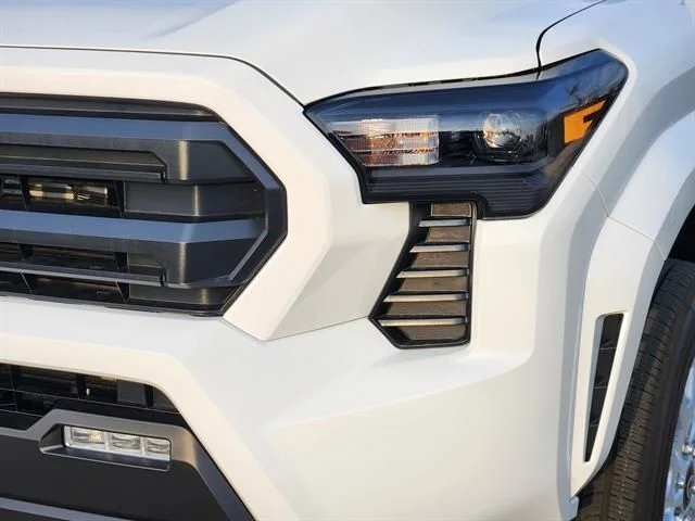 2026 Toyota Tacoma - Image 5