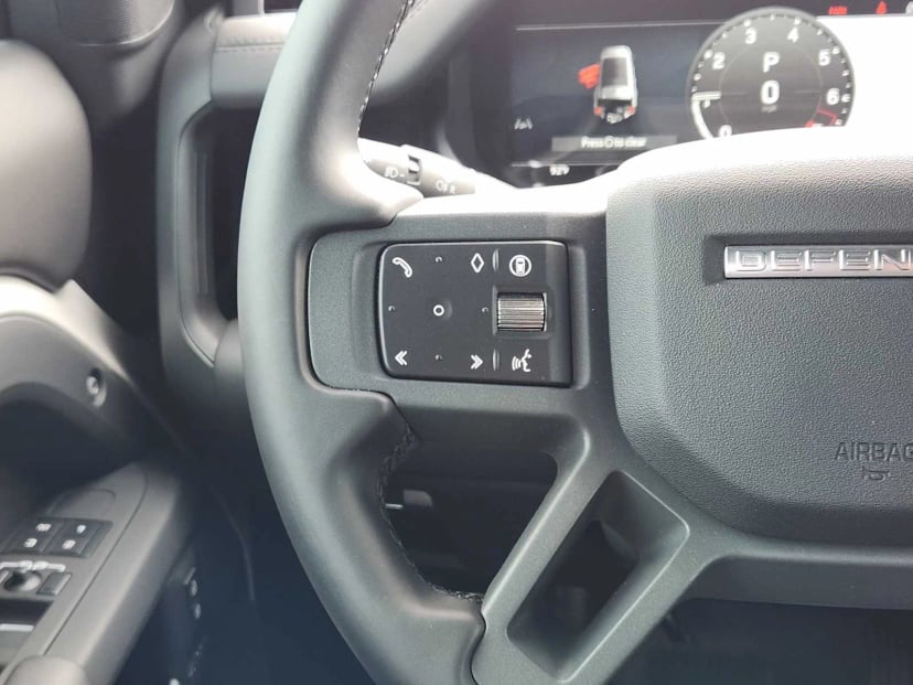 2026 LAND ROVER Defender 130 - Image 26