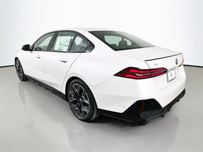 2026 BMW i5 - Image 7
