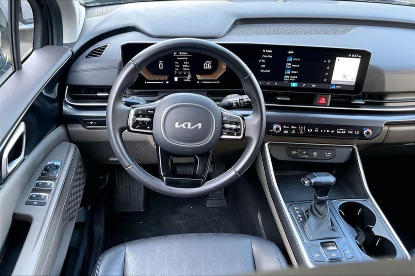 2025 Kia Carnival - Image 6